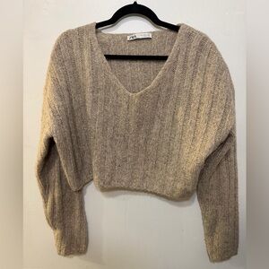 Zara Women's V-Neck Sweater in Beige